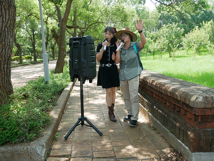 【開箱】SANSUI山水行動KTV(SKTV-T888)|15吋觸控螢幕|支援WIFI上網可用APP點歌|拉桿設計走到哪唱到哪|居家、戶外露營唱歌好幫手 (22).png 【開箱】SANSUI山水行動KTV(SKTV-T888)|15吋觸控螢幕|支援WIFI上網可用APP點歌|拉桿設計走到哪唱到哪|居家、戶外露營唱歌好幫手 (22).png