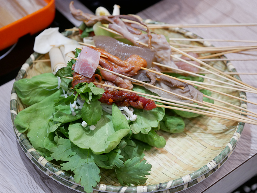 【台中中科美食推薦】餉串串｜ 一串只要10元！正宗川味麻辣串串鍋、麻辣牛油鍋底越煮越涮嘴｜好友聚餐首選 (19).png