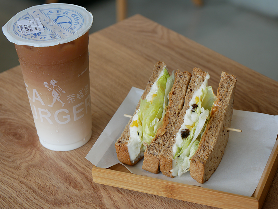 【台中豐原美食】茶喀堡豐原店｜車站附近的早午餐輕食｜人氣推薦熔岩起士牛肉堡｜大口咬下肉汁淋漓搭配濃郁的起司一吃就上癮 (20).png