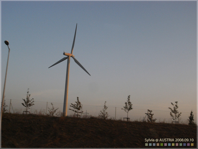 再一張比較清楚的風車近貌.jpg - 2008.09維也納自由行