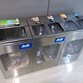 Day 1 - 成田機場 : 垃圾桶也是要垃圾分類的