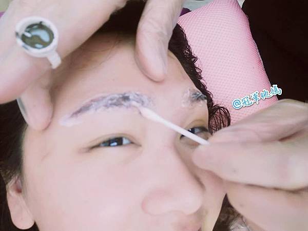 Face Art 紋繡熱蠟館 霧眉 飄眉 紋眉 繡眉 差別 比較 半永久定妝 熱蠟除毛 巴西式全除 腋毛 胸毛 腳毛 腿毛 手毛 台中 臺中 南屯 水晶嘟嘟唇51.jpg Face Art 紋繡熱蠟館 霧眉 飄眉 紋眉 繡眉 差別 比較 半永久定妝 熱蠟除毛 巴西式全除 腋毛 胸毛 腳毛 腿毛 手毛 台中 臺中 南屯 水晶嘟嘟唇51.jpg