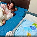 小鹿蔓蔓床邊床 蝶型包巾 寶寶睡過夜 輕便型嬰兒床 新生兒睡眠_210518_0.jpg