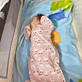 小鹿蔓蔓床邊床 蝶型包巾 寶寶睡過夜 輕便型嬰兒床 新生兒睡眠_210516_2.jpg