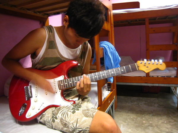 20090704-17 阿閃彈吉他