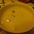 20091110-2-20 套餐的湯，奶味很重的蘑菇玉米濃湯