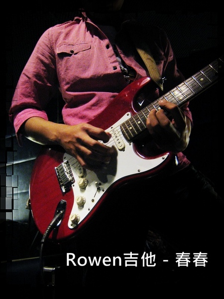 20100403-5-02 最帥的吉他手。(因為沒有拍到臉 XDDD)