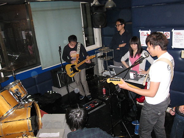 20100403-5-49 開了閃光就變這樣 Q~Q