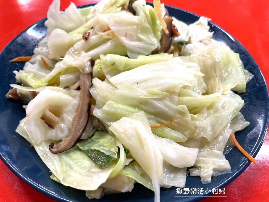 宜蘭》隱藏鄉間的合菜餐廳【松叁雞】彷彿走進江湖客棧用餐，食尚