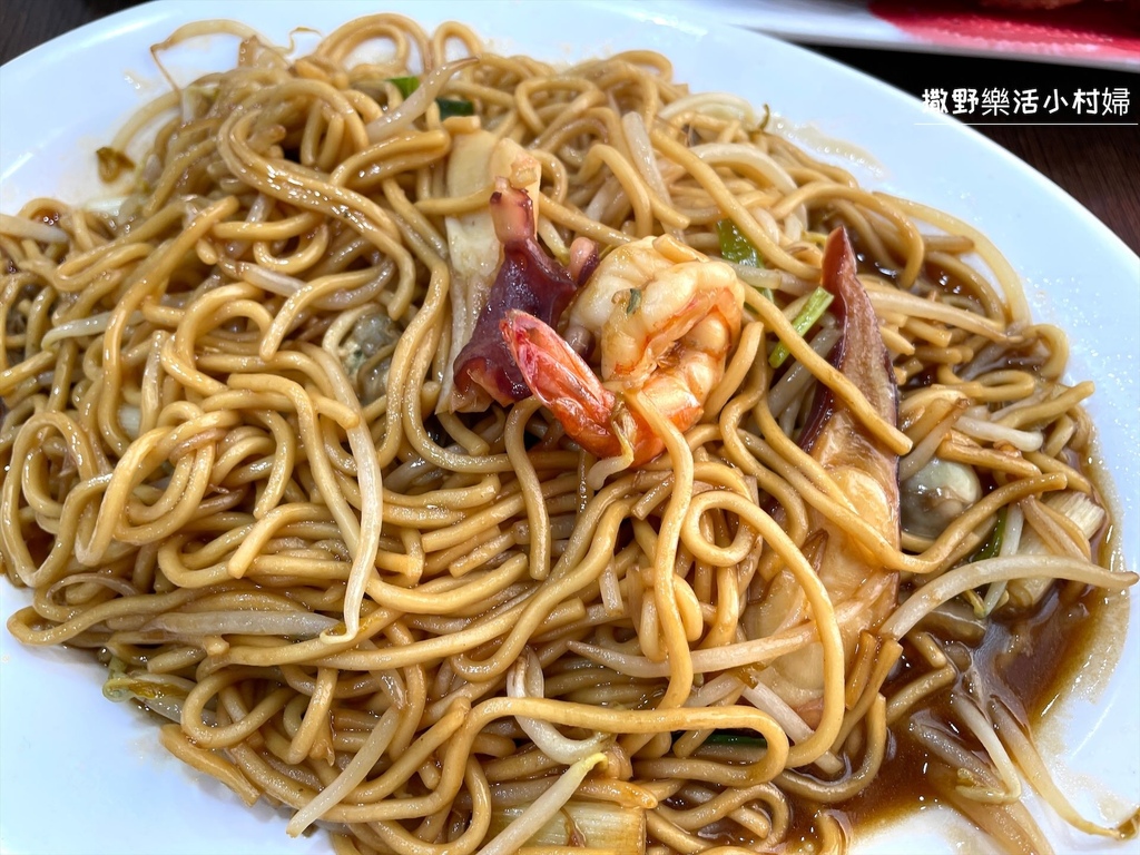 【一鑫園】蘭陽經典特色小菜、手工燒賣、滿滿海鮮和蚵仔蓋飯超吸