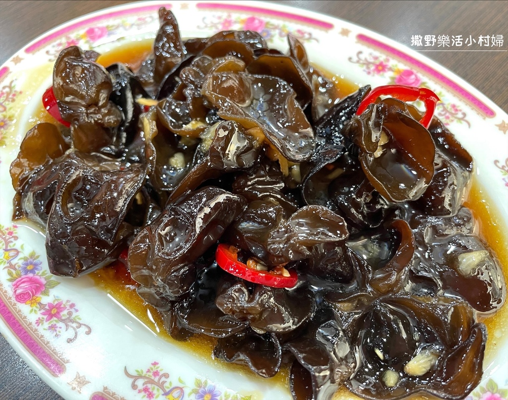 【一鑫園】蘭陽經典特色小菜、手工燒賣、滿滿海鮮和蚵仔蓋飯超吸