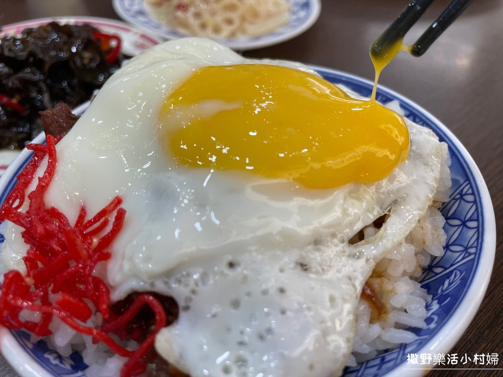 【一鑫園】蘭陽經典特色小菜、手工燒賣、滿滿海鮮和蚵仔蓋飯超吸