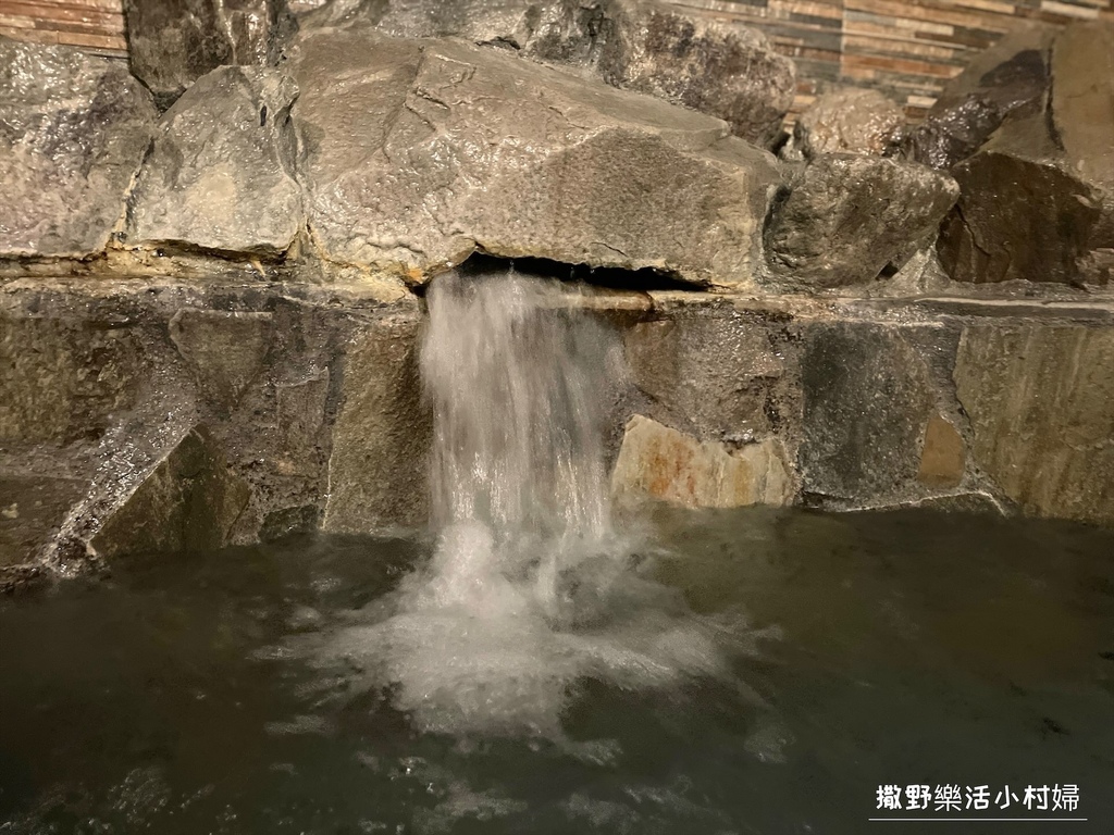 24小時開放，想泡就來泡【春水笈溫泉湯屋】水質乾淨的碳酸氫鈉