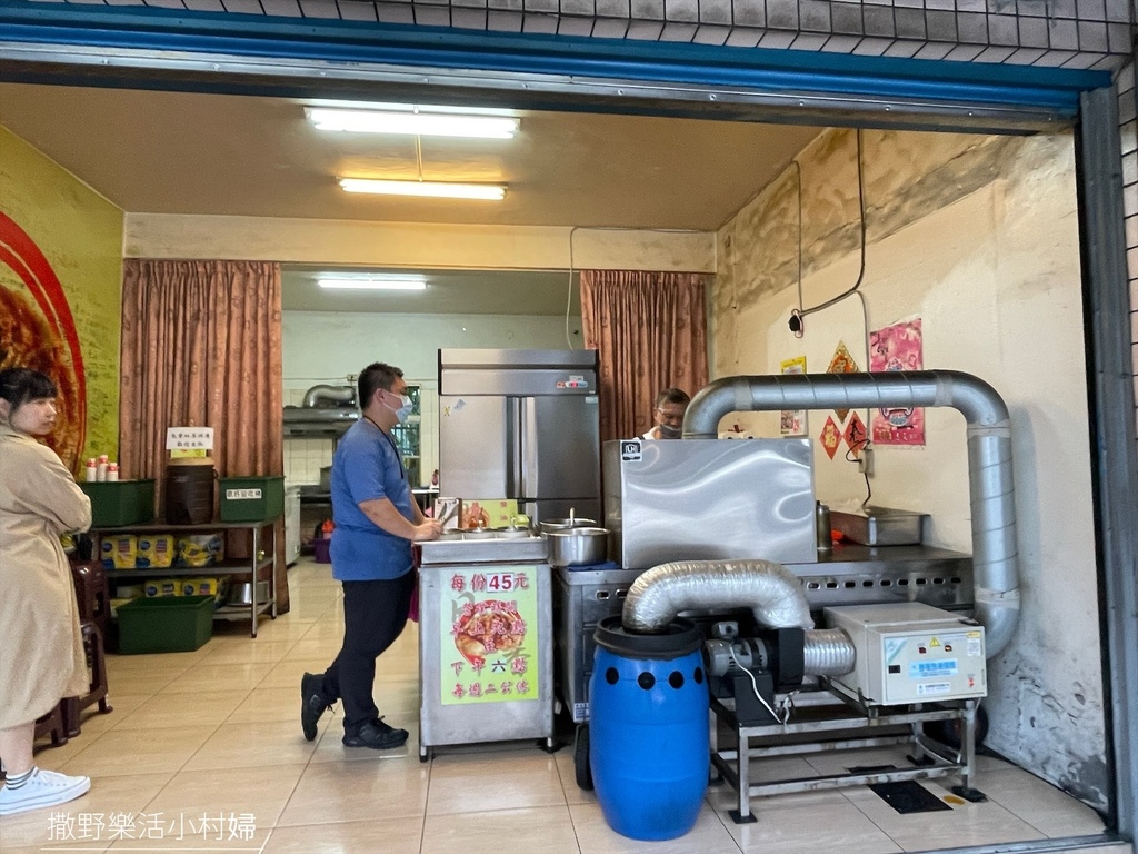 礁溪龍潭美食》新鮮蔥花灑滿滿【日香炸彈蔥油餅】招待免費紅茶喝