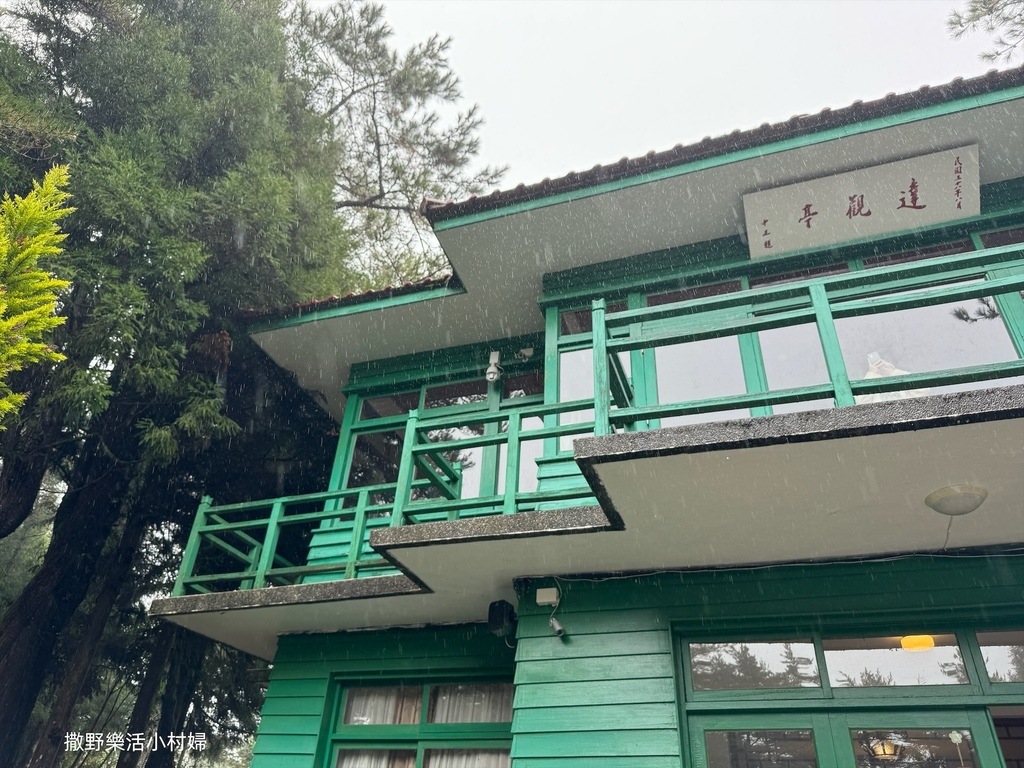 煙雨迷濛中的高山仙境【福壽山農場_天池】具有靈氣終年不竭，池