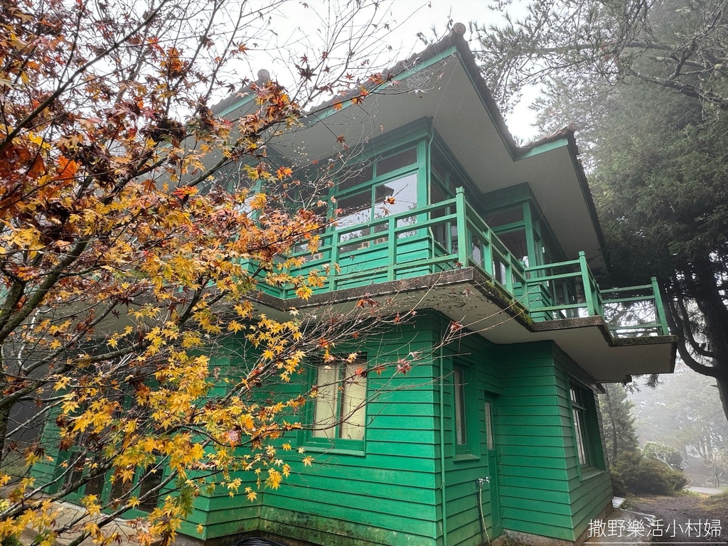 煙雨迷濛中的高山仙境【福壽山農場_天池】具有靈氣終年不竭，池