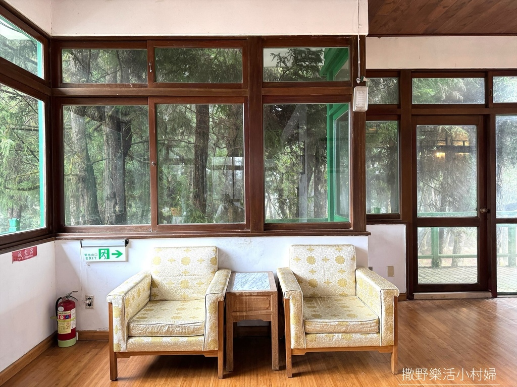 煙雨迷濛中的高山仙境【福壽山農場_天池】具有靈氣終年不竭，池