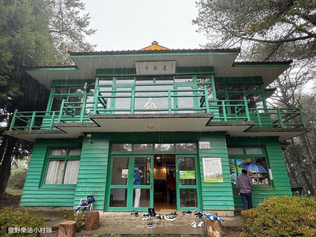 煙雨迷濛中的高山仙境【福壽山農場_天池】具有靈氣終年不竭，池