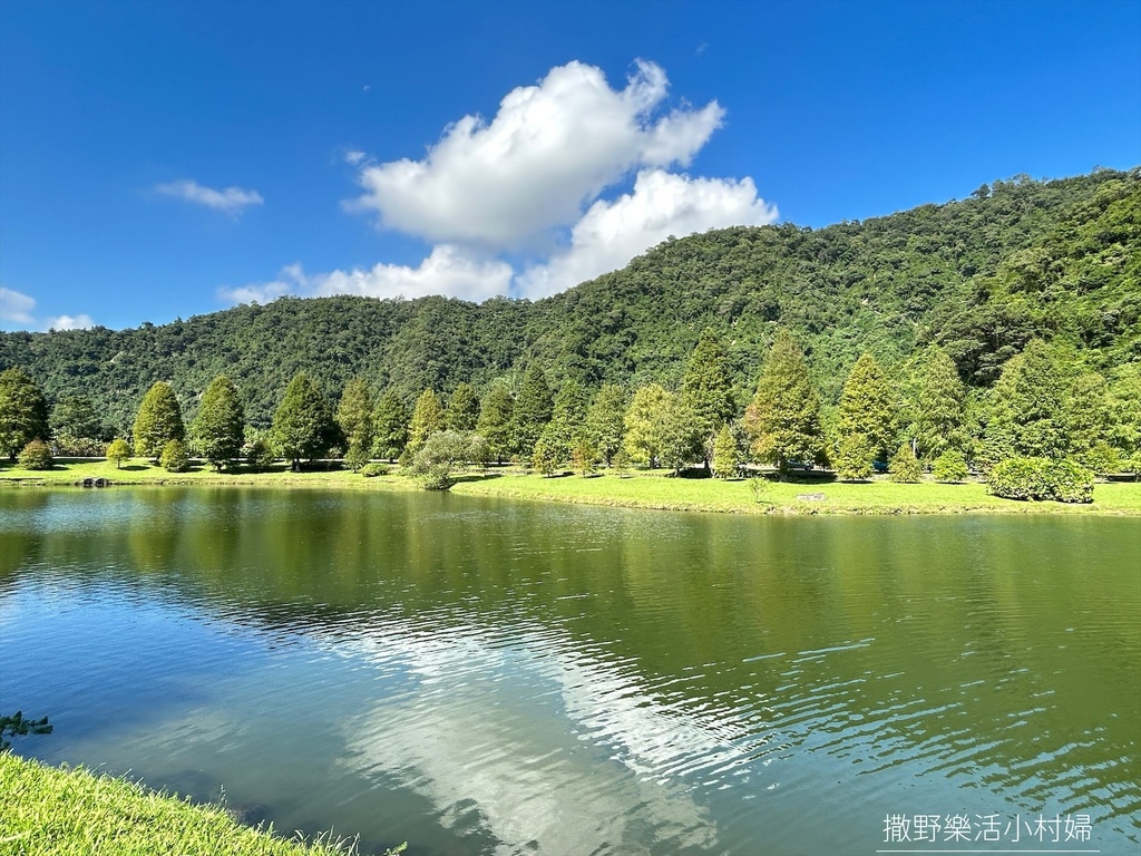 一年四季都好拍的秘境【蜊埤湖】絕美湖光山色倒影，肥肥鴨鵝戲水