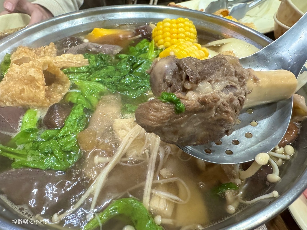 宜蘭唯一羊肉爐吃到飽【李家莊羊肉爐】冰箱食材任你拿，還有羊肋