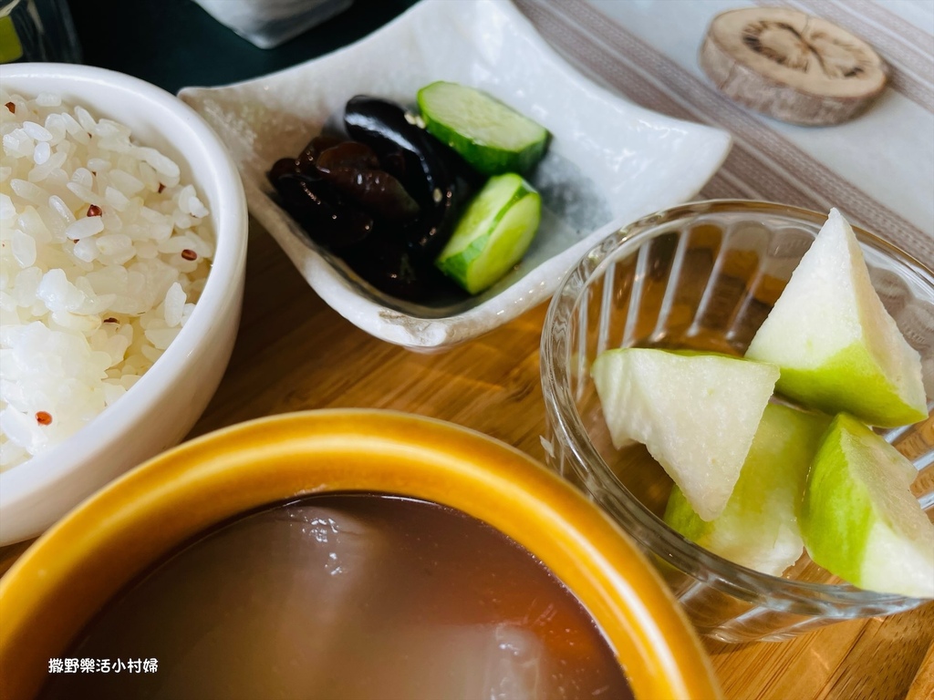 尖石後山景觀餐廳【魯壁一家人】秀麗群山相伴&享用原住民特色料