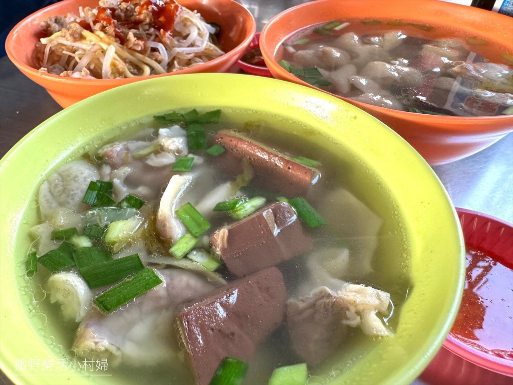 豐原人的早餐這樣吃【南福祠_炒麵豬血湯】沒招牌但人氣超旺，銅