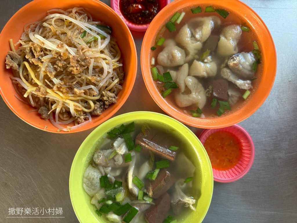 豐原人的早餐這樣吃【南福祠_炒麵豬血湯】沒招牌但人氣超旺，銅