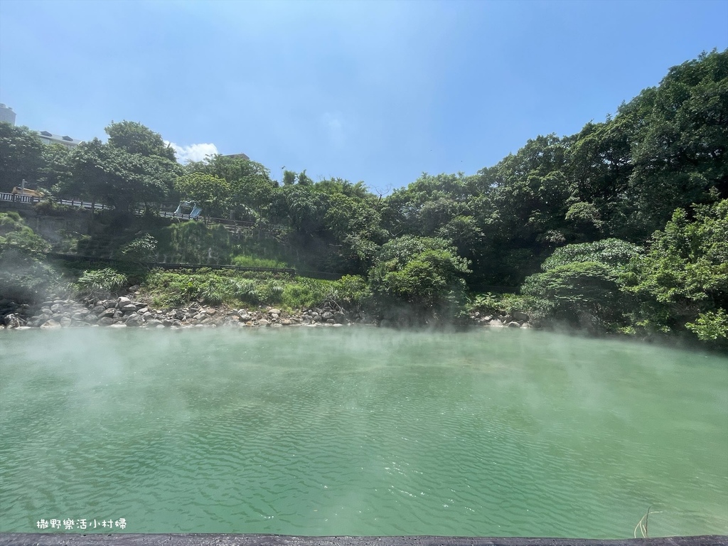 台北免費景點【地熱谷公園】仙氣飄渺的環湖步道，體驗青礦泉手湯