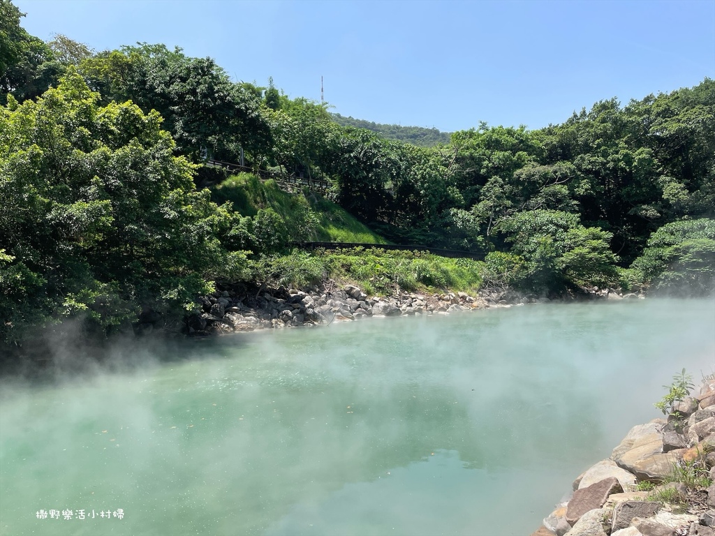 台北免費景點【地熱谷公園】仙氣飄渺的環湖步道，體驗青礦泉手湯