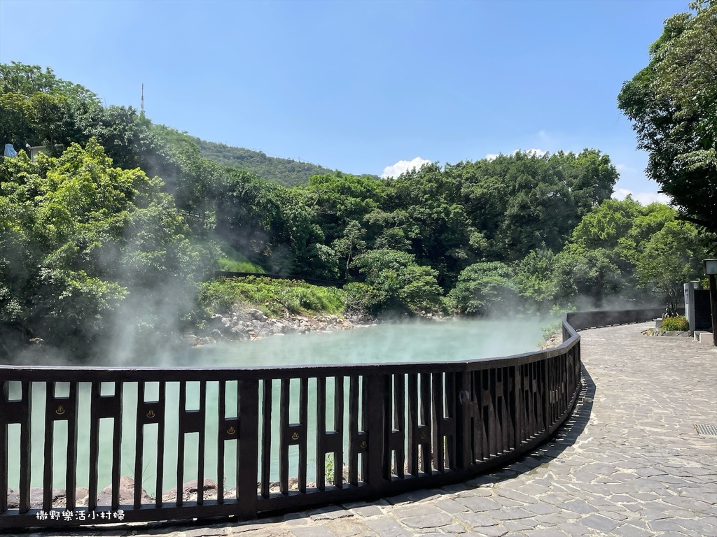 台北免費景點【地熱谷公園】仙氣飄渺的環湖步道，體驗青礦泉手湯