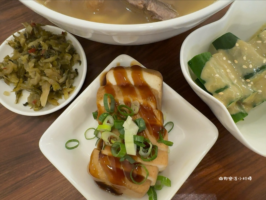 宜蘭美食｜牛大骨蔬果熬製湯頭+無糖無味精的牛肉麵【呷麵啉湯】