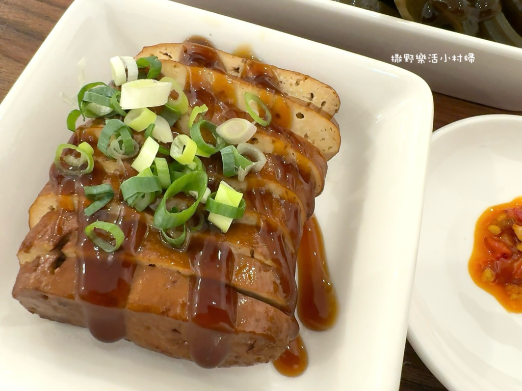 宜蘭美食｜牛大骨蔬果熬製湯頭+無糖無味精的牛肉麵【呷麵啉湯】