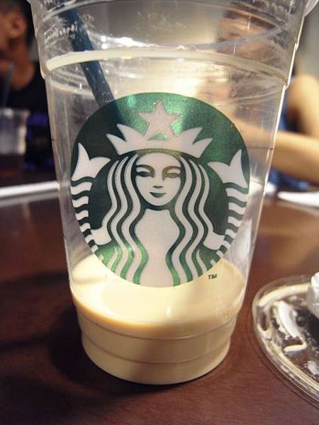 100.09.03 starbucks at 明誠路