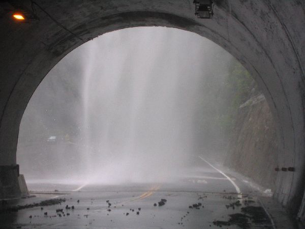 九曲洞車行隧道 西口