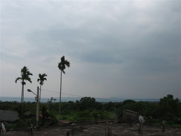 屋頂 遠望花蓮市區