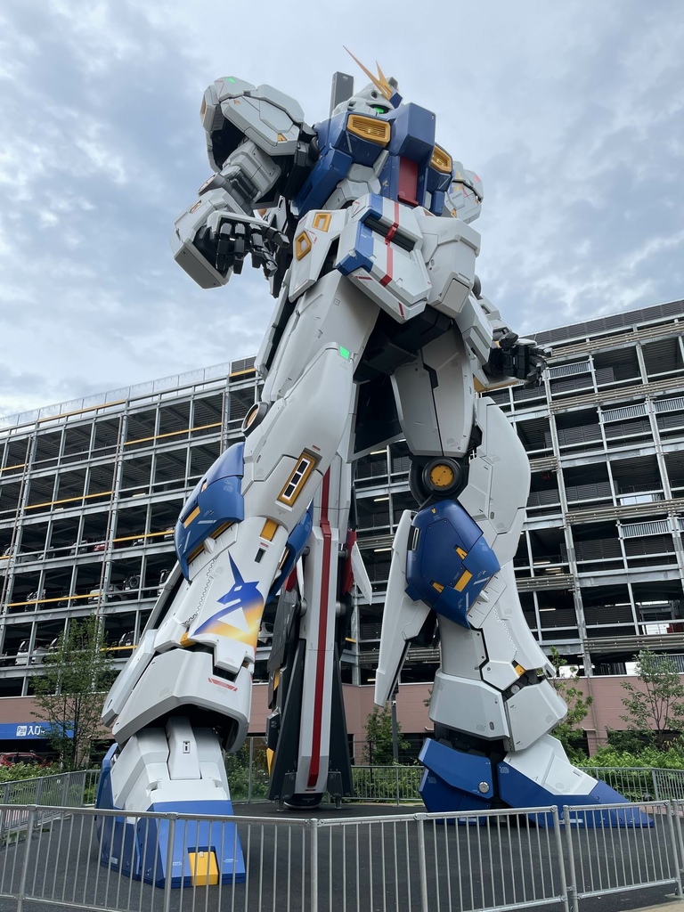 ららぽーと福岡 実物大 νガンダム立像「RX-93ff ν(