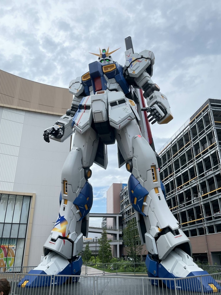 ららぽーと福岡 実物大 νガンダム立像「RX-93ff ν(