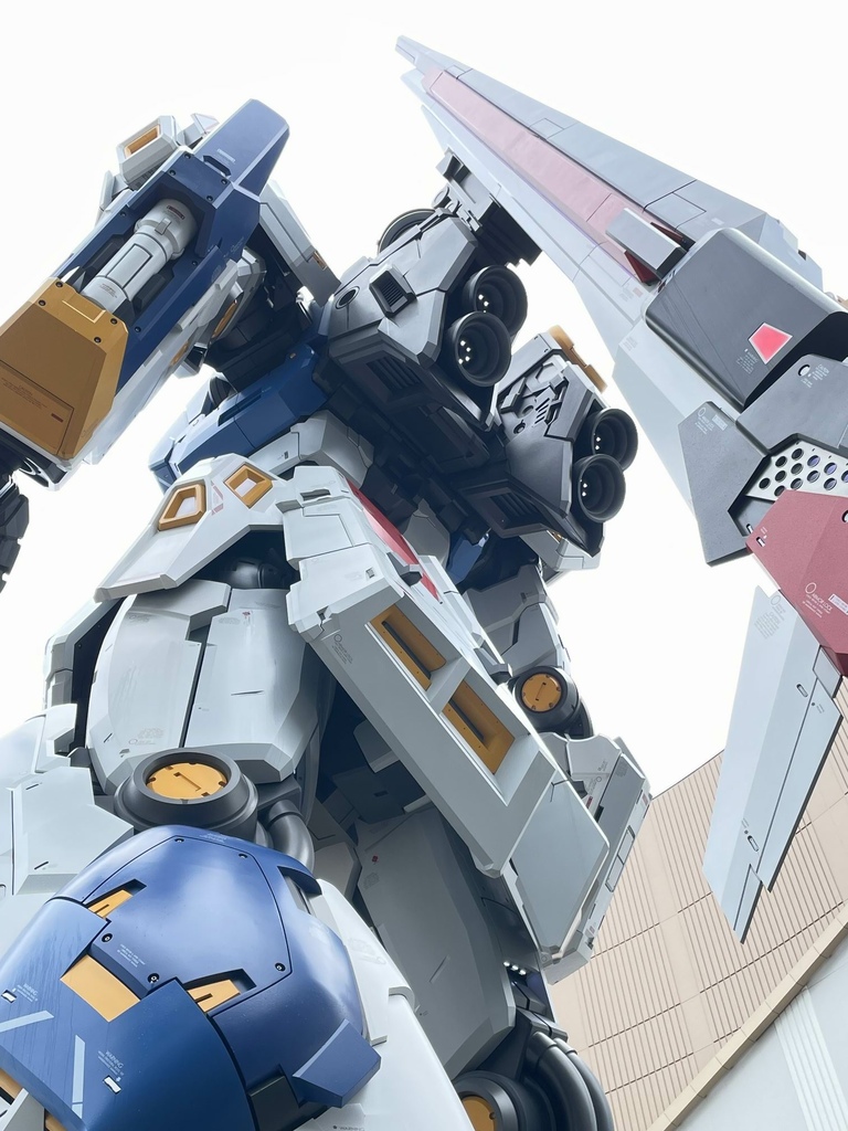 ららぽーと福岡 実物大 νガンダム立像「RX-93ff ν(