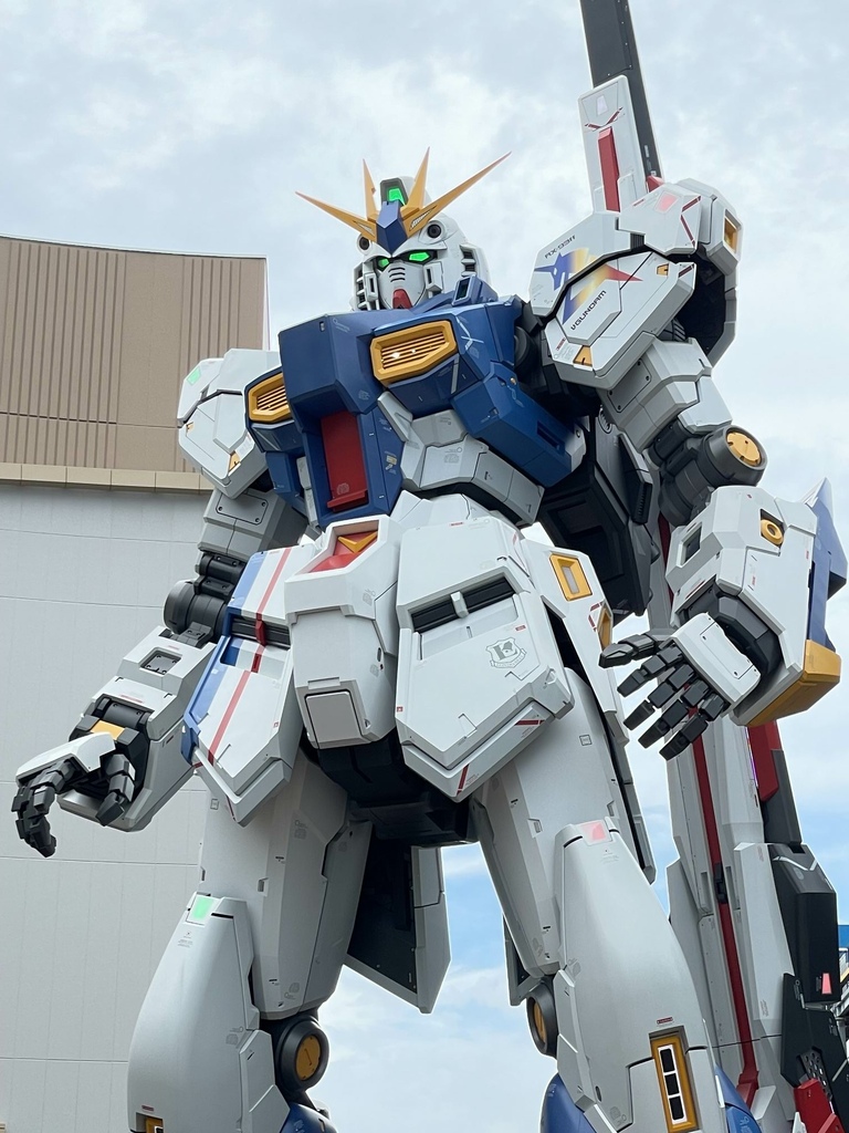 ららぽーと福岡 実物大 νガンダム立像「RX-93ff ν(