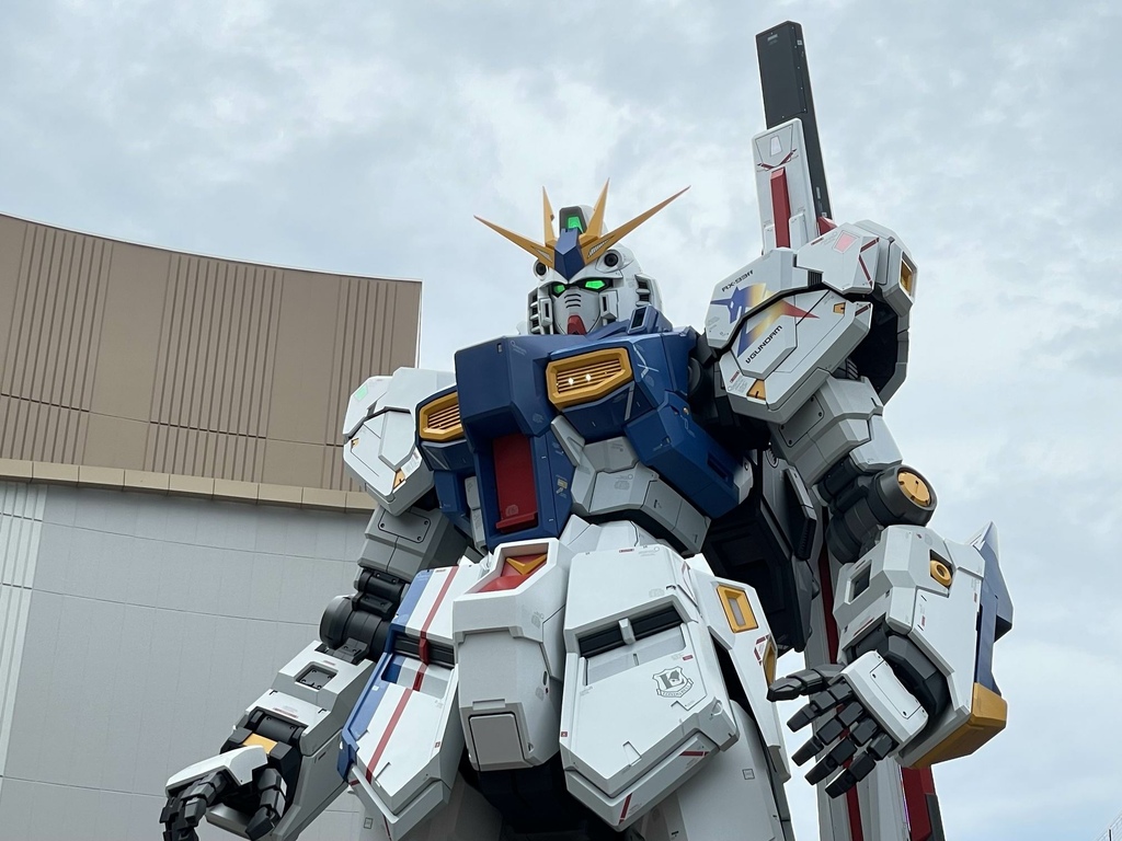 ららぽーと福岡 実物大 νガンダム立像「RX-93ff ν(