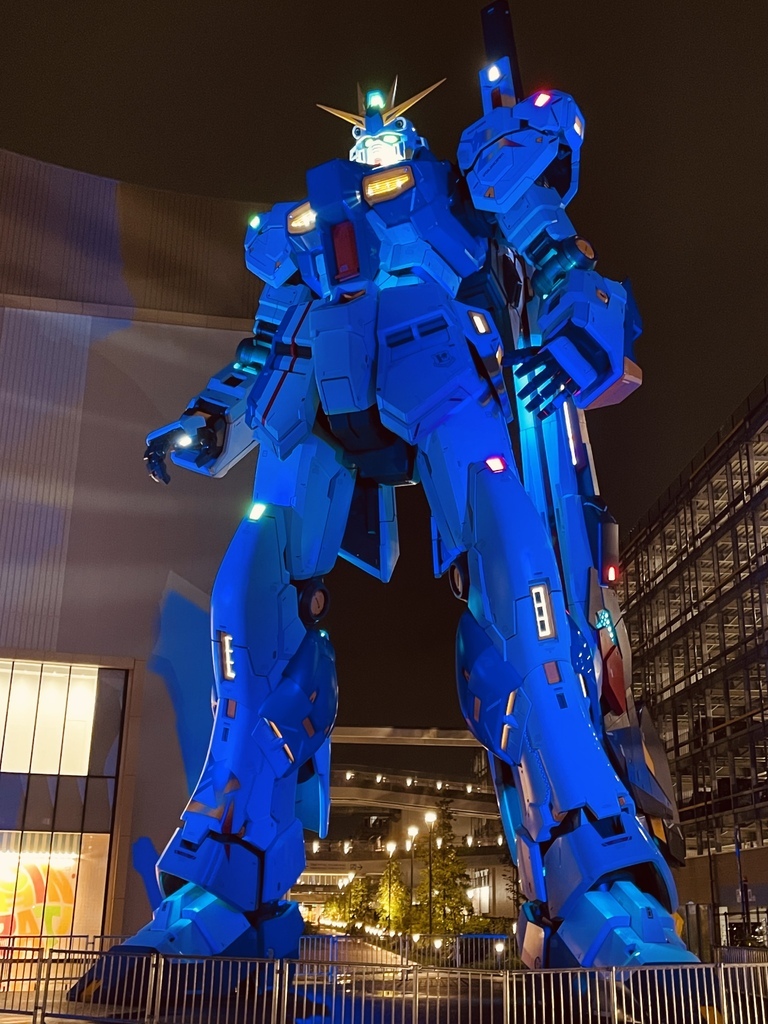 ららぽーと福岡 実物大 νガンダム立像「RX-93ff ν(