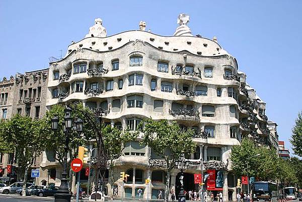 35Casa Mila 米拉之家 (西班牙巴塞隆納).jpg