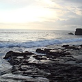 浪與岩石