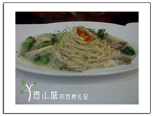 菇白醬義大利麵 nu pasta杯杯麵 台中嶺東素食蔬食食記拷貝.jpg 菇白醬義大利麵 nu pasta杯杯麵 台中嶺東素食蔬食食記拷貝.jpg