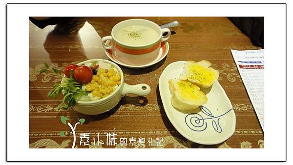 麵包 沙拉 玉米濃湯 雲淡風清義式蔬食館 台中市豐原區素食蔬食食記.jpg 麵包 沙拉 玉米濃湯 雲淡風清義式蔬食館 台中市豐原區素食蔬食食記.jpg