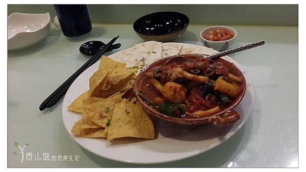 義式辣味蕃茄燉菜佐烤餅玉米片 三院和洋蔬食料理堂 台中市素食蔬食 拷貝.jpg