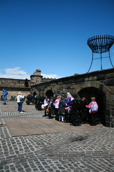 @Edinburgh Castle 女孩聽老師講解