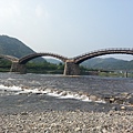 14.走到河床看錦帶橋.jpg