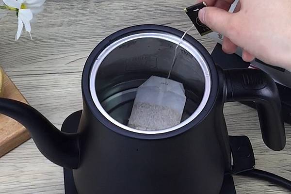 2.00_00_01_20.Still003.jpg 2.00_00_01_20.Still003.jpg