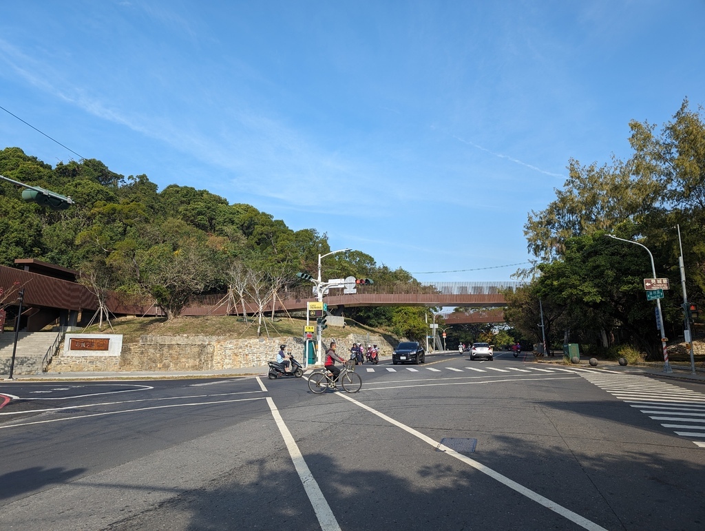 高雄「龍虎塔、大小壽山」